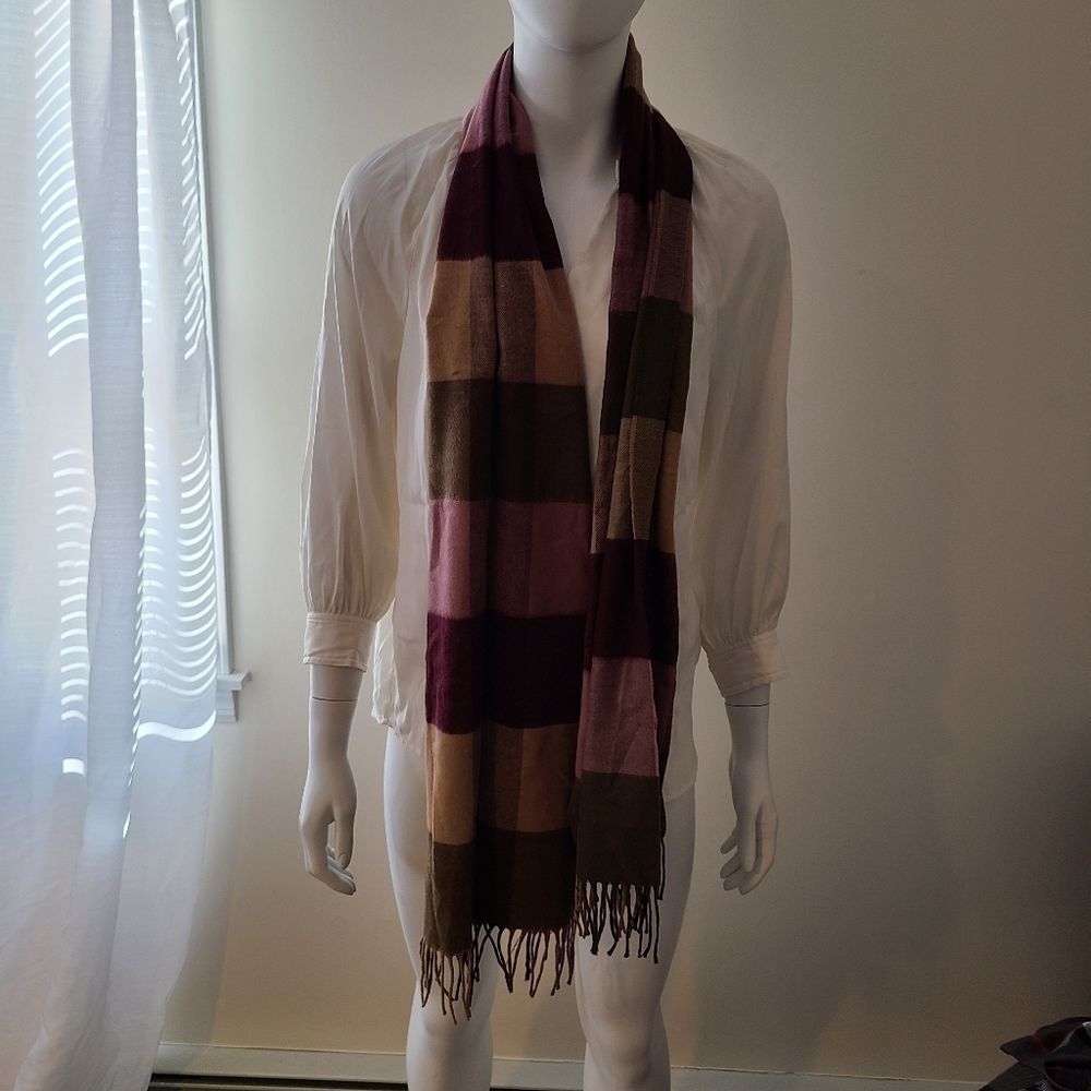 Scarf - Picture 7 of 9